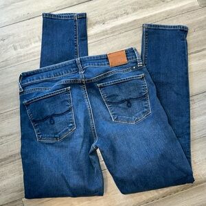 Size 4 / 27 Lucky Brand Lolita Skinny Jeans. Super cute, comfy, stretchy